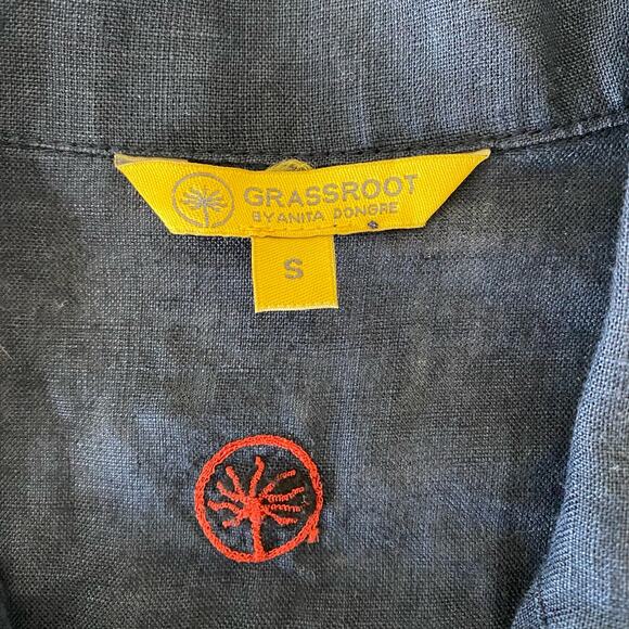 GRASSROOT by Anita Dongre 100% Linen Split Neck Collared Pleated Blouse Navy - Picture 8 of 10